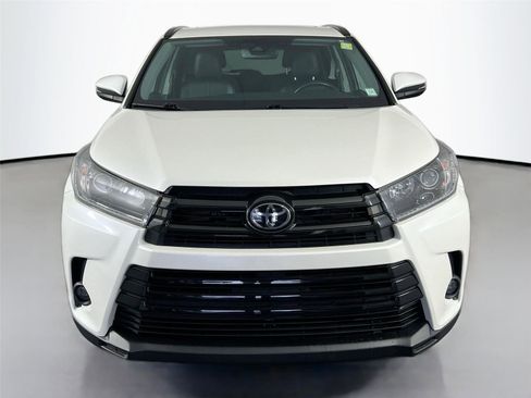 Used 2019 Toyota Highlander SE image 9