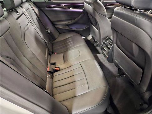 Used 2023 BMW 530i w/ Convenience Package RWD image 20