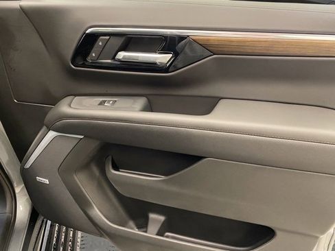 New 2026 Chevrolet Suburban High Country image 21