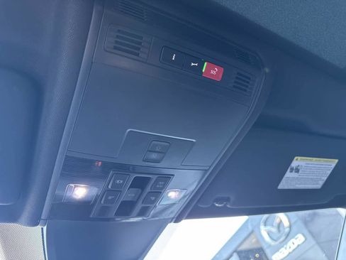 Used 2024 Volkswagen Tiguan SE R-Line image 33