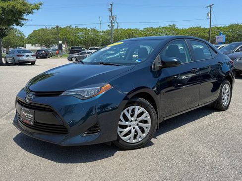 Used 2017 Toyota Corolla LE w/ Carpet Mat Package (TMS) FWD image 1