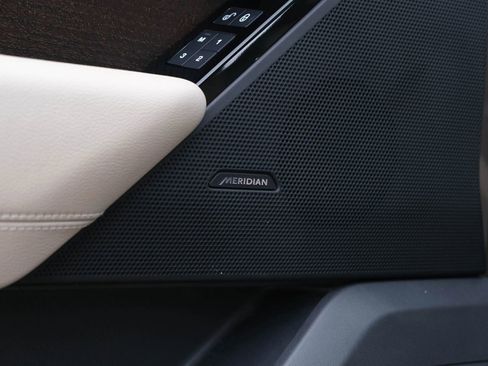 Used 2020 Land Rover Range Rover Velar R-Dynamic S image 20