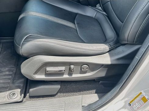 Used 2025 Honda Pilot Touring image 20