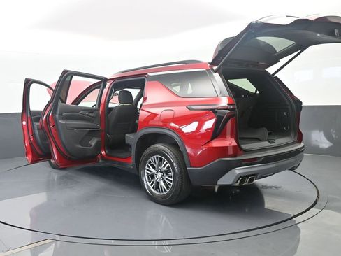 Used 2024 Chevrolet Traverse LT image 78