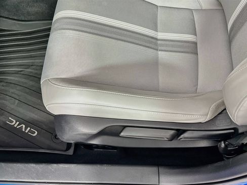 Certified 2025 Honda Civic Sport image 9