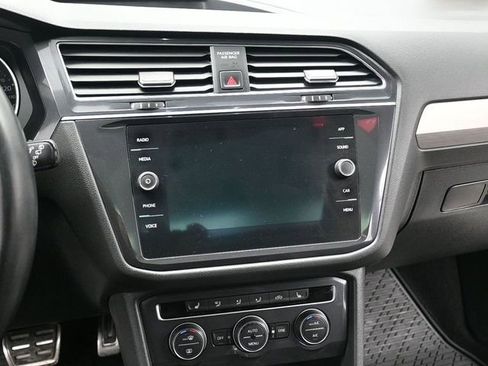 Used 2021 Volkswagen Tiguan SE R-Line image 20