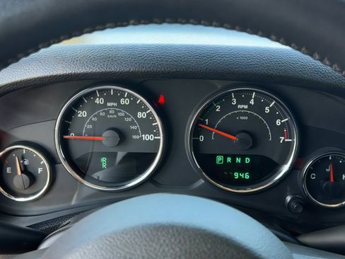 Used 2012 Jeep Wrangler Unlimited Sport image 20