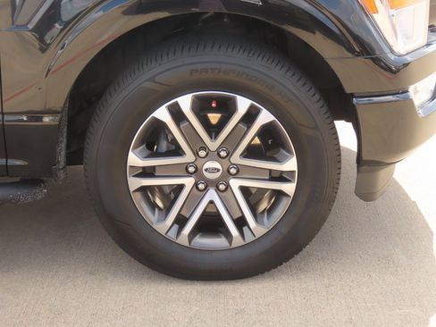 Certified 2021 Ford F150 XL w/ STX Appearance Package RWD image 7
