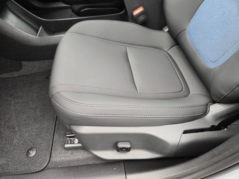 New 2026 Volvo EX30 Plus w/ Protection Package image 9