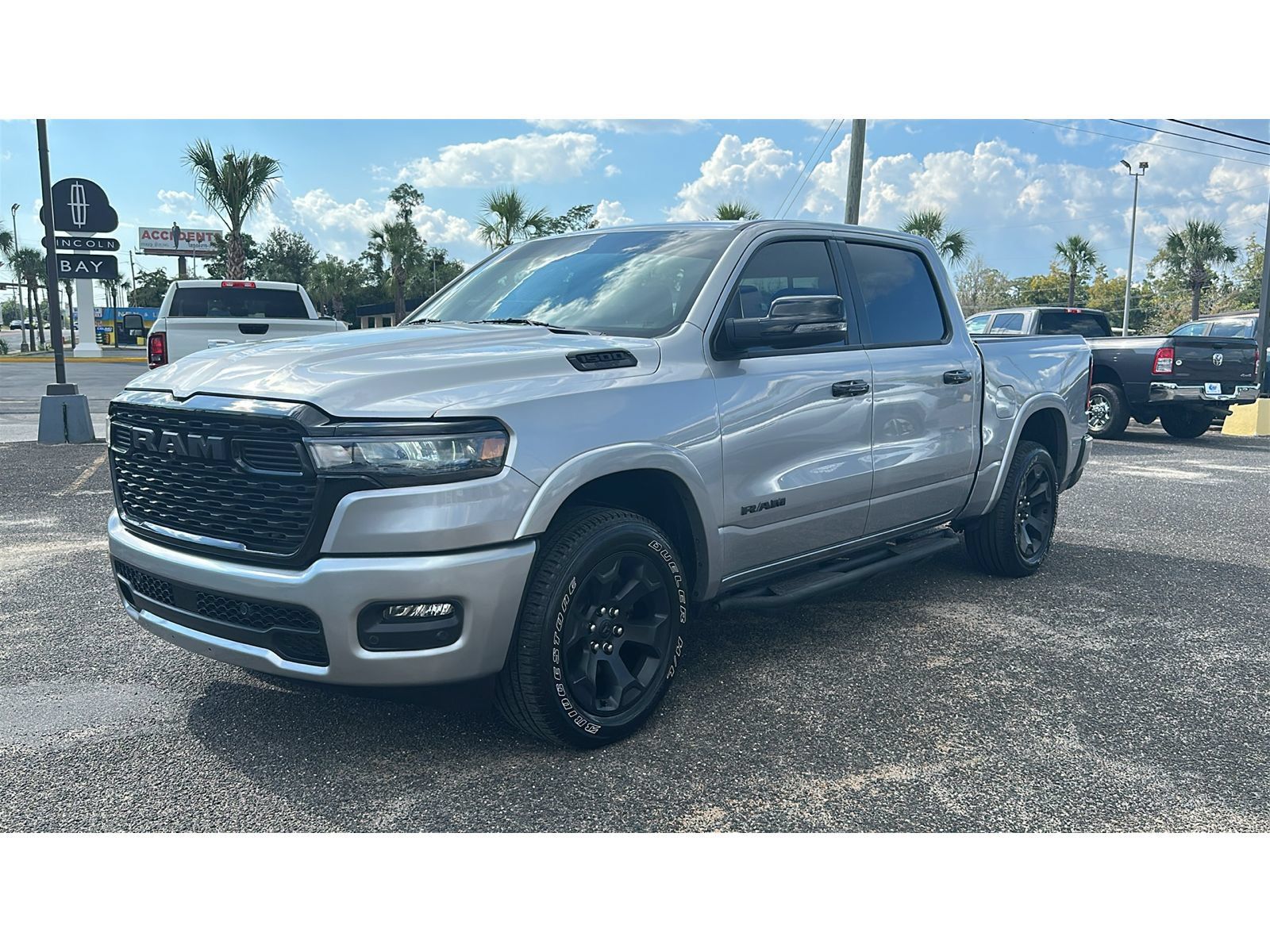 Used 2025 RAM 1500 Big Horn AWD/4WD image 2