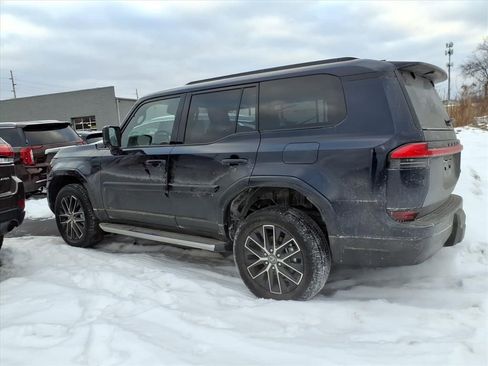 Used 2026 Lexus GX 550 w/ Accessory Package (2T) image 2