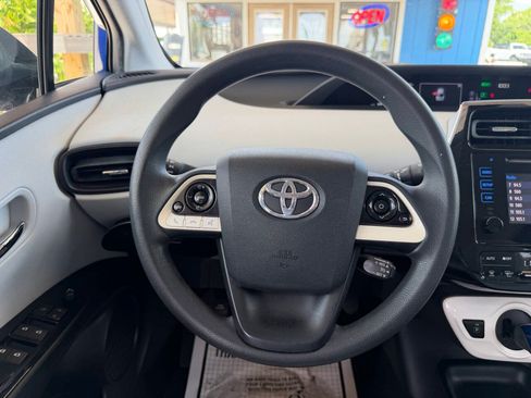 Used 2016 Toyota Prius Two FWD image 16