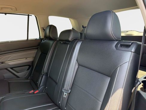 Certified 2023 Volkswagen Atlas SE FWD image 14