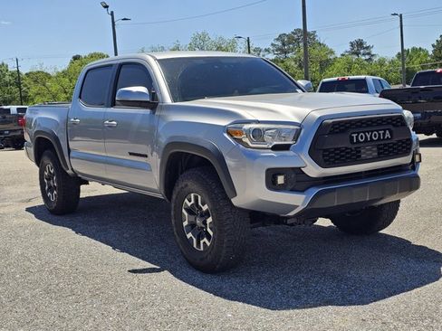 Used 2019 Toyota Tacoma TRD Off-Road RWD image 5