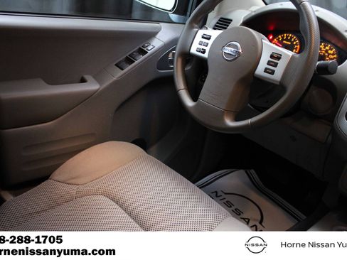 Used 2020 Nissan Frontier SV RWD image 11
