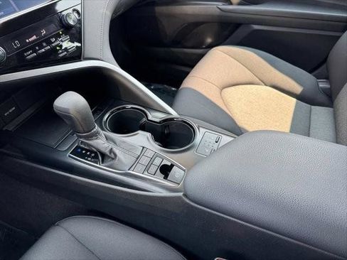 Used 2019 Toyota Camry LE FWD image 89