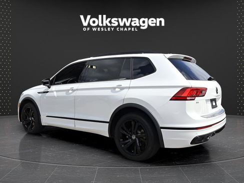 Certified 2024 Volkswagen Tiguan SE R-Line FWD image 5