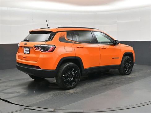 New 2026 Jeep Compass Latitude image 3