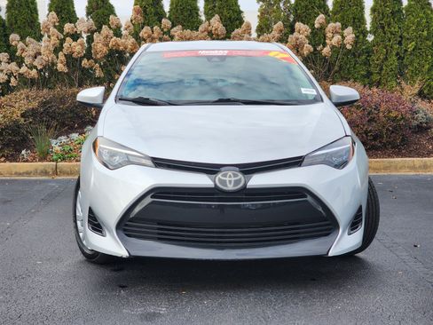 Used 2017 Toyota Corolla LE image 5