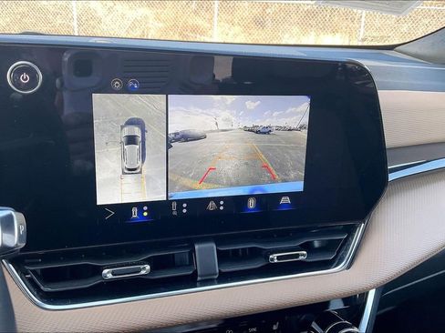 Used 2025 Chevrolet Equinox ACTIV w/ Safety and Technology Package image 17