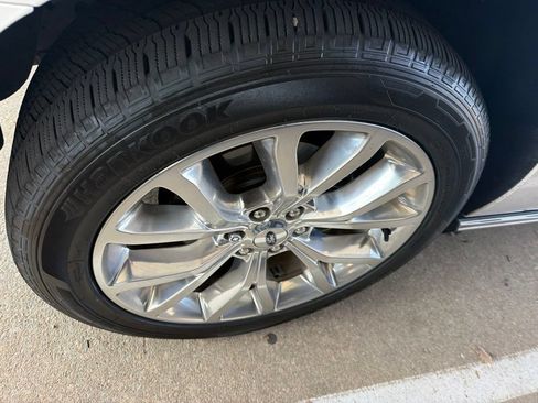 Used 2019 Ford Expedition Platinum RWD image 7