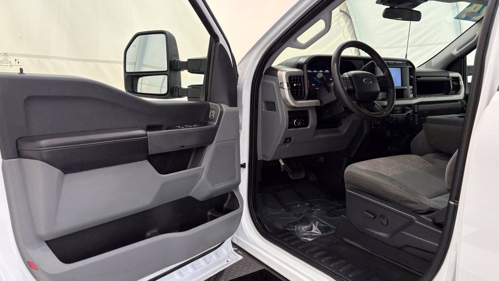 Used 2024 Ford F350 XLT w/ FX4 Off-Road Package AWD/4WD image 32