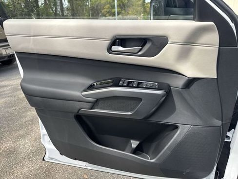 New 2026 Nissan Pathfinder SL AWD/4WD image 29