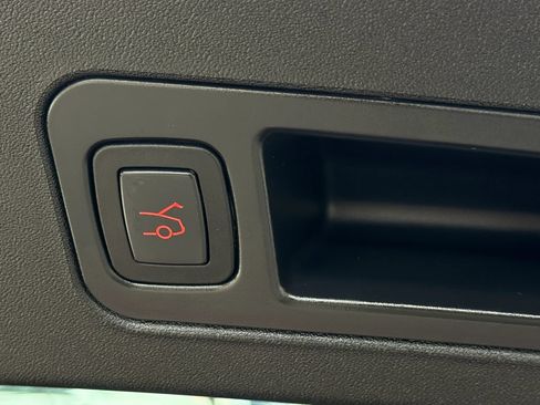 Used 2014 Tesla Model S 85 RWD image 22