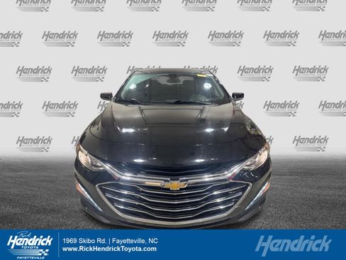 Used 2021 Chevrolet Malibu LT image 1