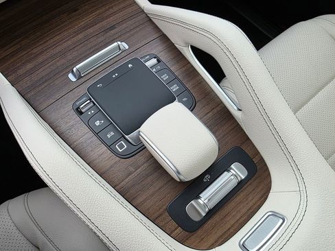New 2026 Mercedes-Benz GLS 450 4MATIC image 17