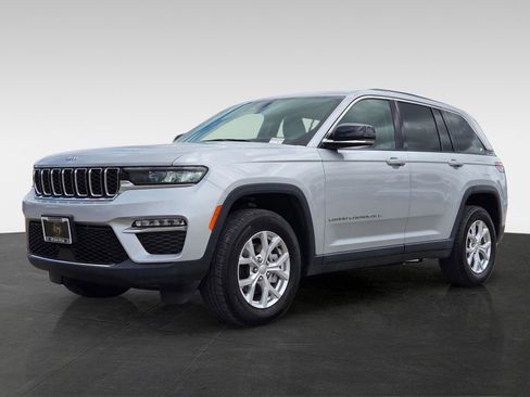 Used 2024 Jeep Grand Cherokee Limited AWD/4WD image 8