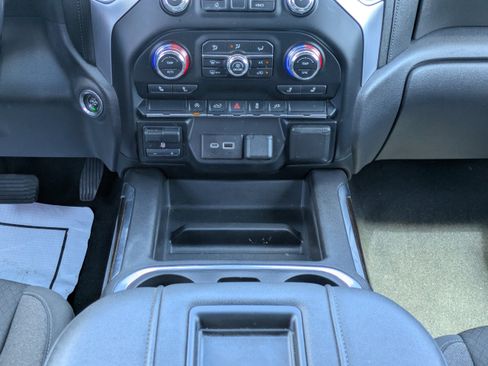 Used 2022 GMC Sierra 1500 Elevation w/ Preferred Package RWD image 18