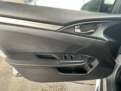 Used 2019 Honda Civic Sport image 32