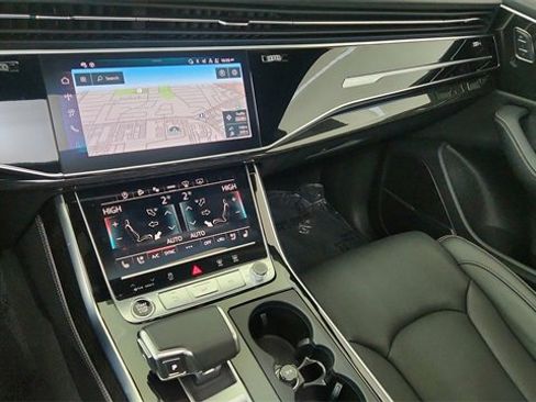 Used 2025 Audi Q8 Prestige w/ Prestige Package image 43