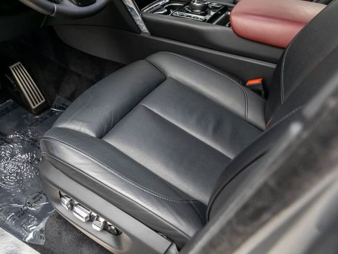 Used 2022 Rolls-Royce Cullinan image 13