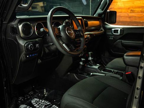 Used 2023 Jeep Wrangler Unlimited w/ Convenience Group AWD/4WD image 8