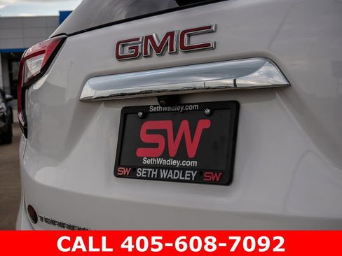 Certified 2024 GMC Terrain SLT AWD/4WD image 12