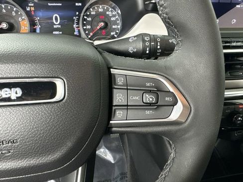 Used 2024 Jeep Compass Limited image 13