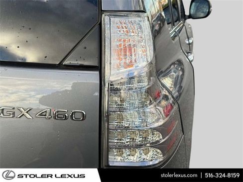 Used 2021 Lexus GX 460 Premium w/ Premium Package image 12