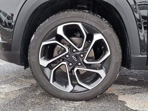 Used 2025 Chevrolet Trax RS w/ Sunroof Package image 8