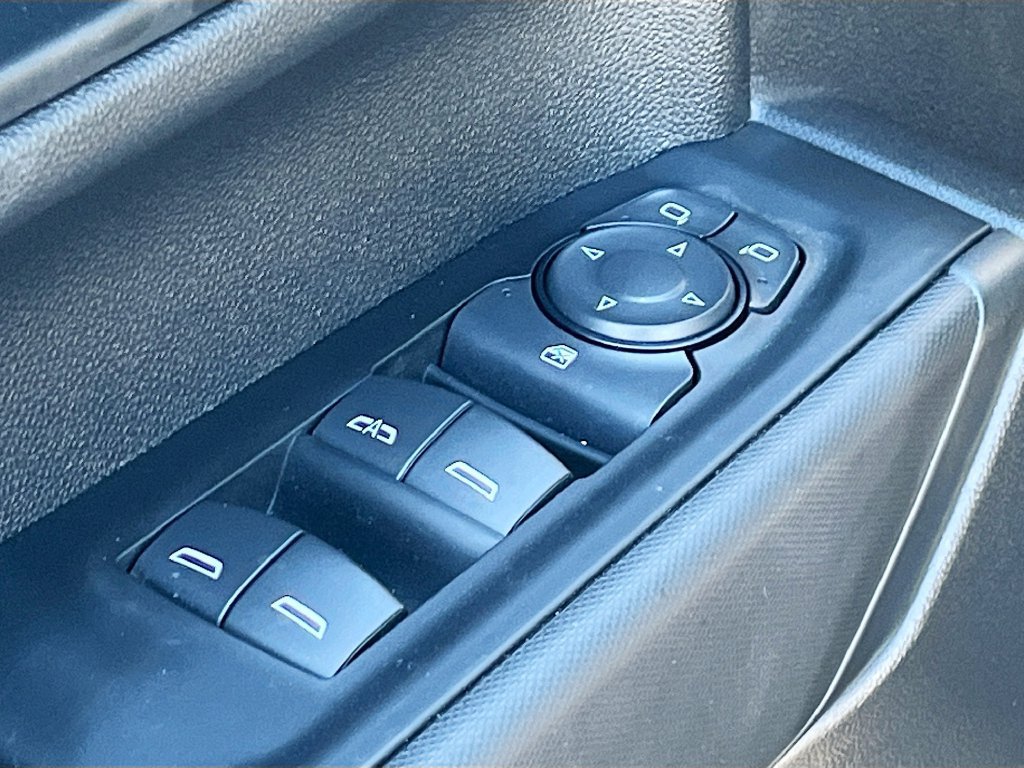 Used 2026 Chevrolet Silverado 1500 Custom Trail Boss w/ Turbomax Blackout Package AWD/4WD image 18