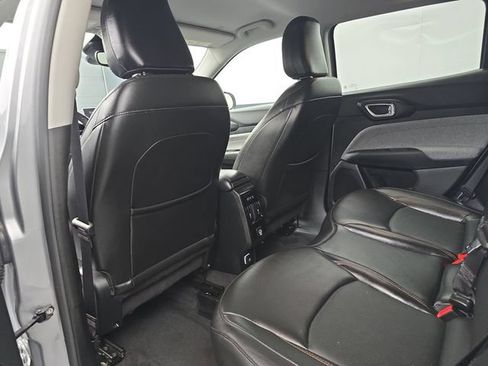 Used 2022 Jeep Compass Latitude AWD/4WD image 46
