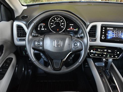 Used 2021 Honda HR-V EX-L image 13