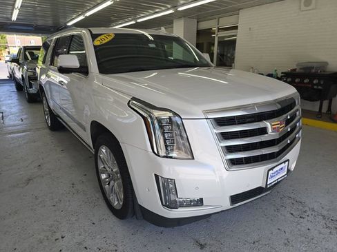 Used 2018 Cadillac Escalade ESV Premium Luxury AWD/4WD image 7