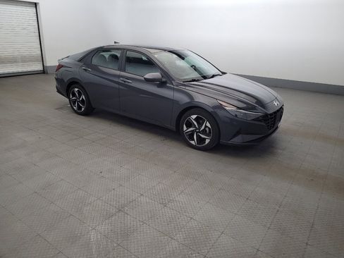 Used 2023 Hyundai Elantra SEL w/ Convenience Package FWD image 11