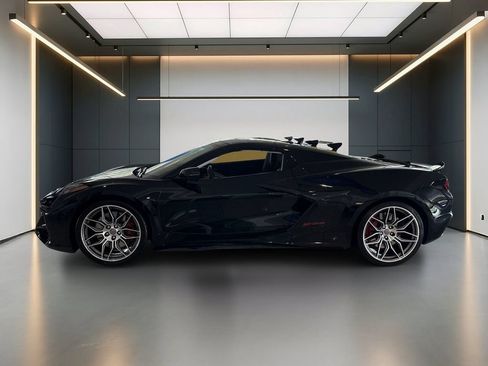 Used 2023 Chevrolet Corvette Z06 w/ Stealth Interior Trim Package RWD image 2