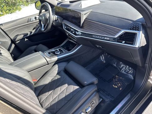 Used 2025 BMW X5 xDrive40i w/ Climate Comfort Package image 33