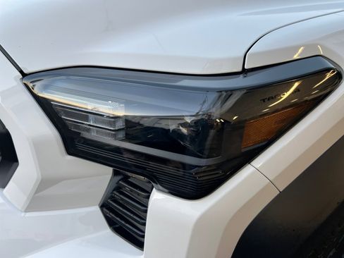 Used 2025 Toyota Tacoma TRD Off-Road image 29