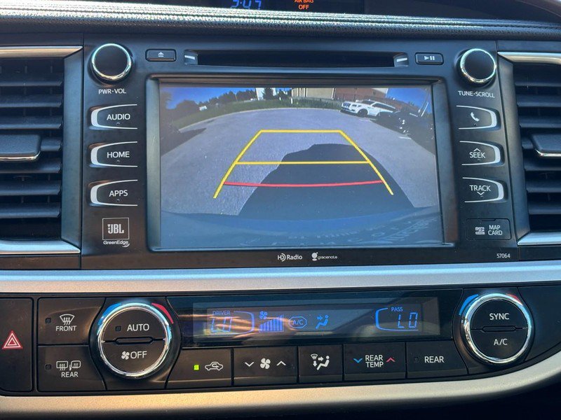 Used 2014 Toyota Highlander Limited Platinum AWD/4WD image 22