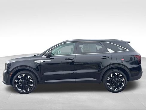 Certified 2026 Kia Sorento EX AWD/4WD image 2